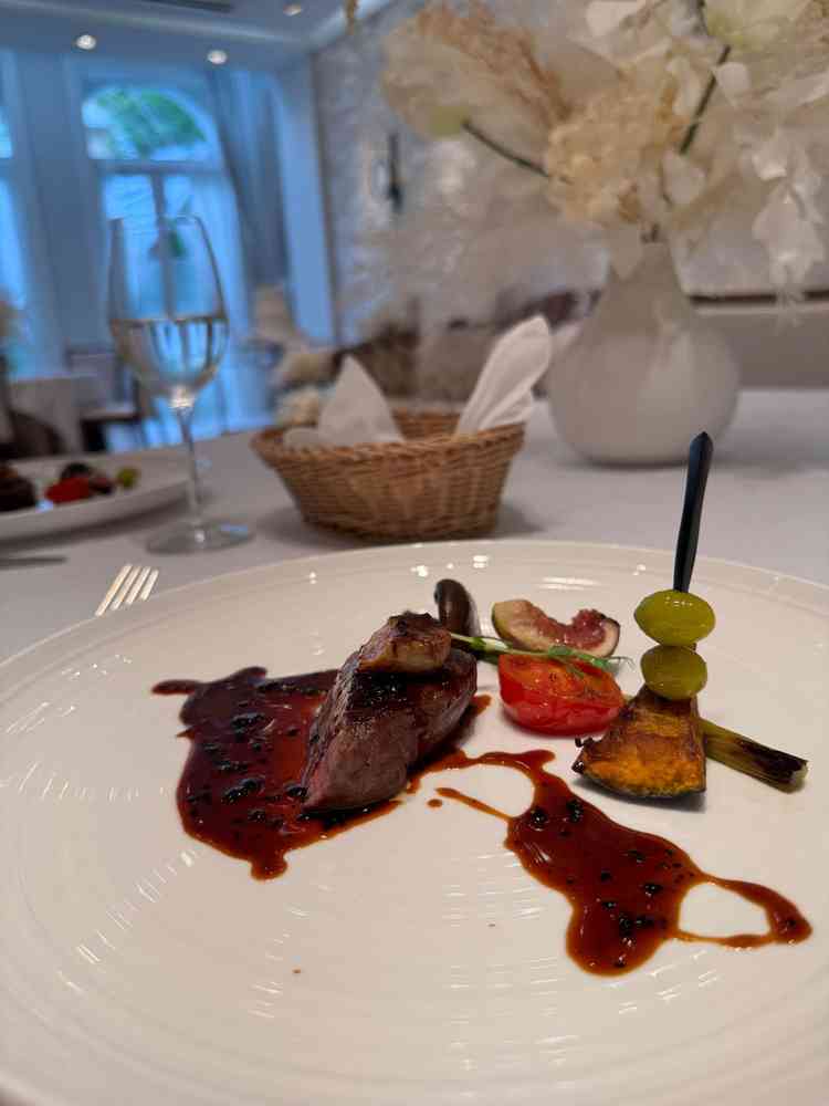 料理自体は美味しかったが、かなりアップグレードしなくては（＋8,000円）この品はでてこない。