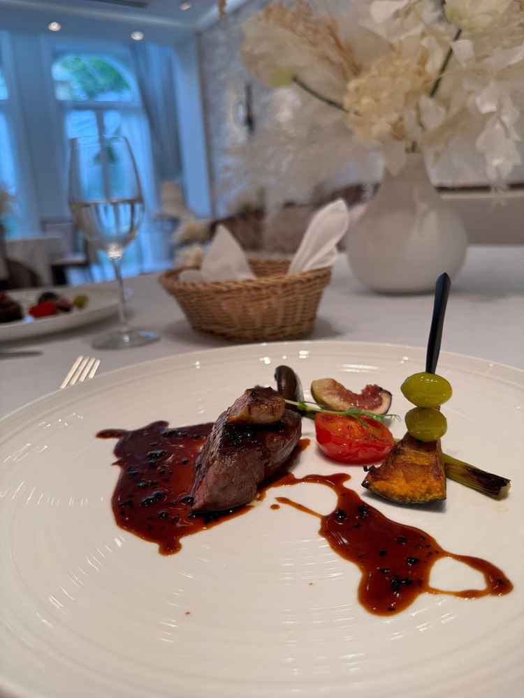 料理自体は美味しかったが、かなりアップグレードしなくては（＋8,000円）この品はでてこない。