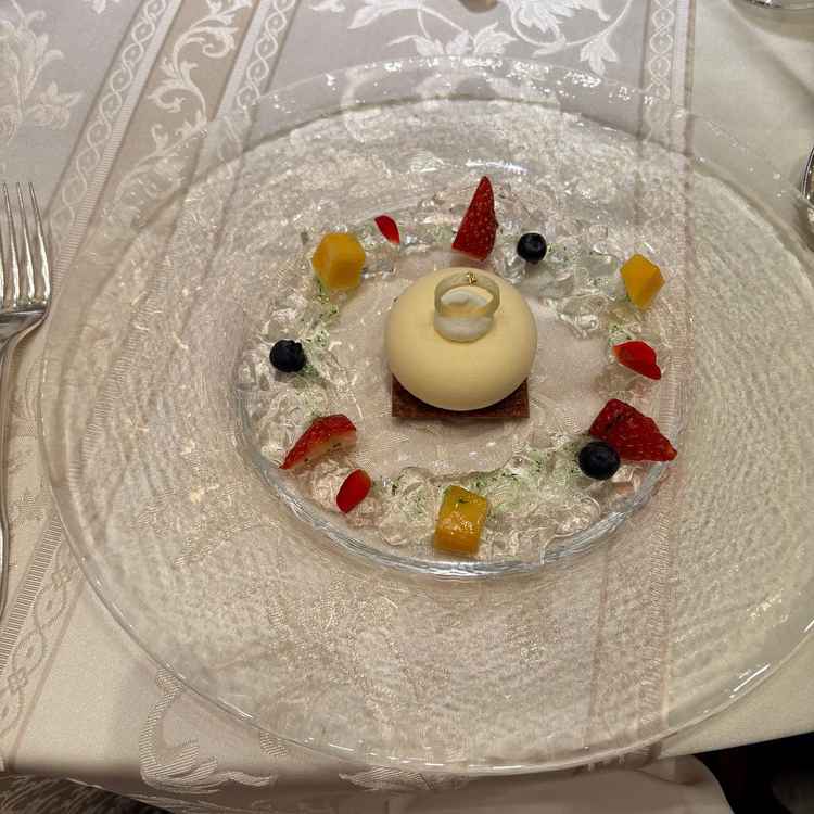 デザートが見た目も素敵で、とてもおいしかったです。