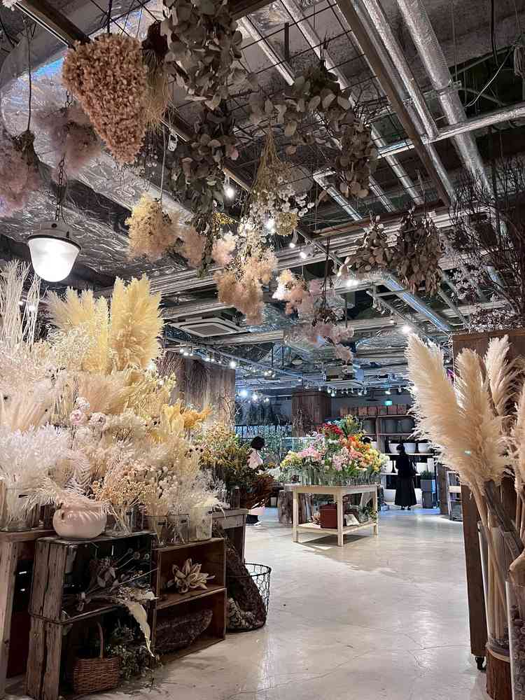 打ち合わせ中に見える景色。早く店内を巡りたいという気持ちとの葛藤でした。笑