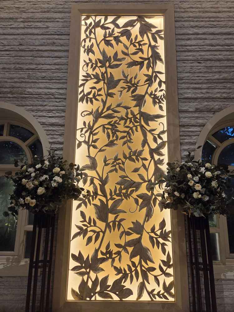 2本の蔦が2人が長く添い遂げられるようにモチーフになっているそうです