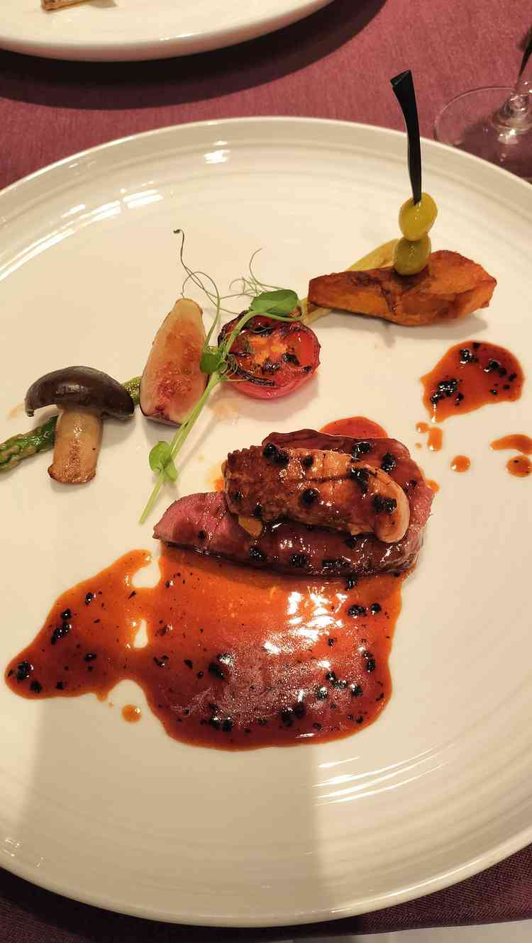 お肉料理が特に美味しい♪