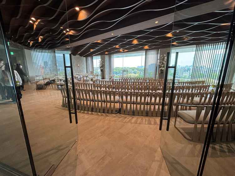 入った瞬間驚くこと間違いなしのチャペル