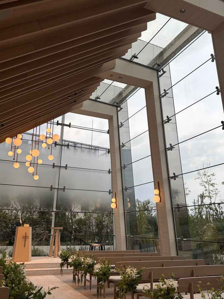 曇り空でも気にならないぐらい明るかったです。