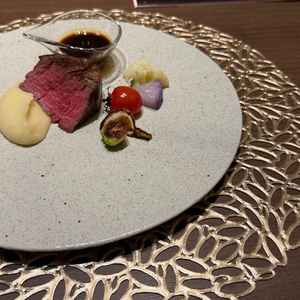 こだわりの牛ステーキが最高に美味しかった。トリュフソースも美味しかったです。