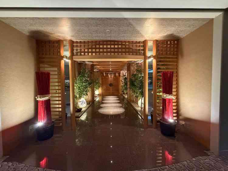 館内神殿入口　中は撮影禁止でした