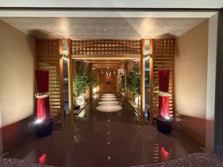 館内神殿入口　中は撮影禁止でした