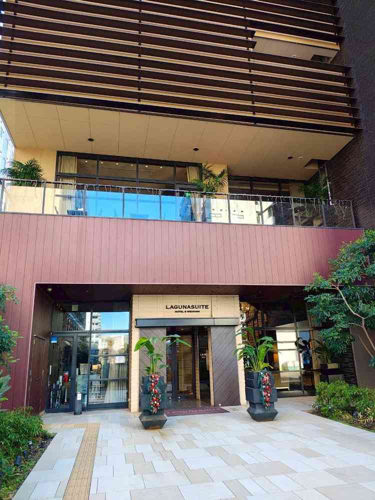 重厚感があり、特別な一日の始まりを感じさせる素敵なエントランスでした。