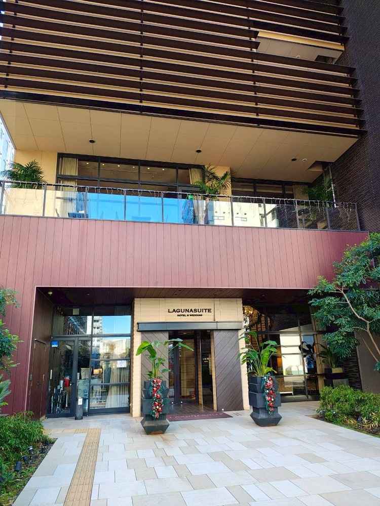 重厚感があり、特別な一日の始まりを感じさせる素敵なエントランスでした。