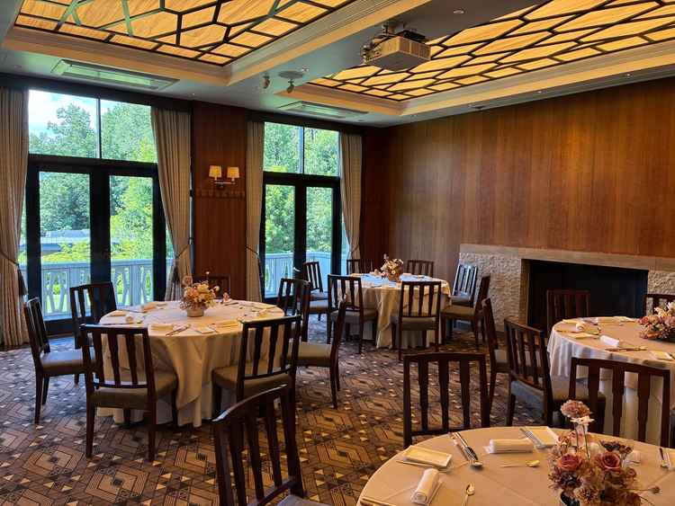 クラシックでアットホームな披露宴会場もあり素敵でした。