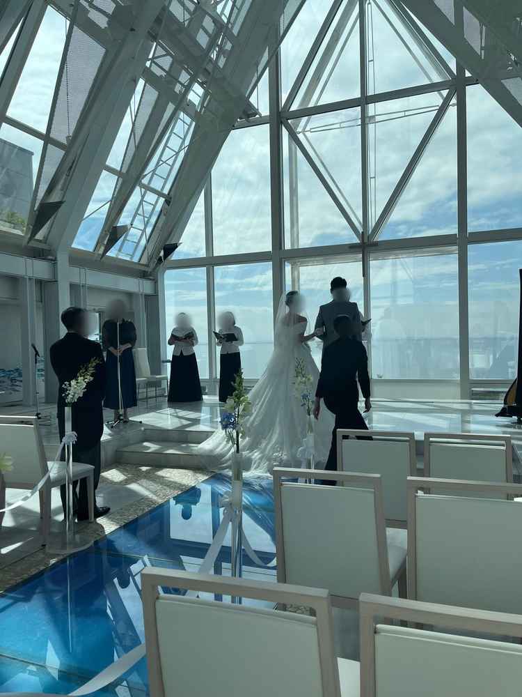 当日は若干曇って居たのですが、全面透明なため光がたくさん入ってきて綺麗でした。