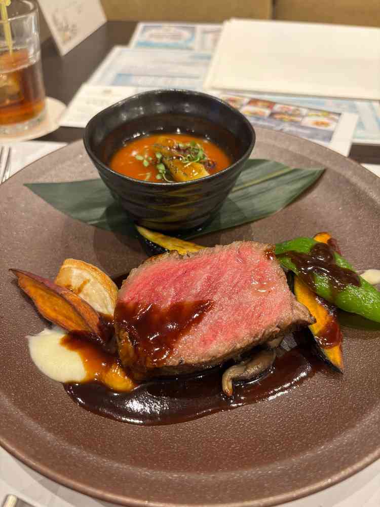 試食でいただいたメイン料理です。このほかにも前菜とデザートまでいただいて、とてもおいしく大満足でした