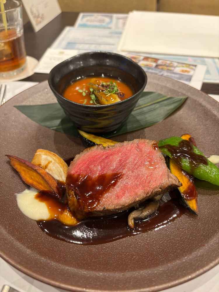 試食でいただいたメイン料理です。このほかにも前菜とデザートまでいただいて、とてもおいしく大満足でした