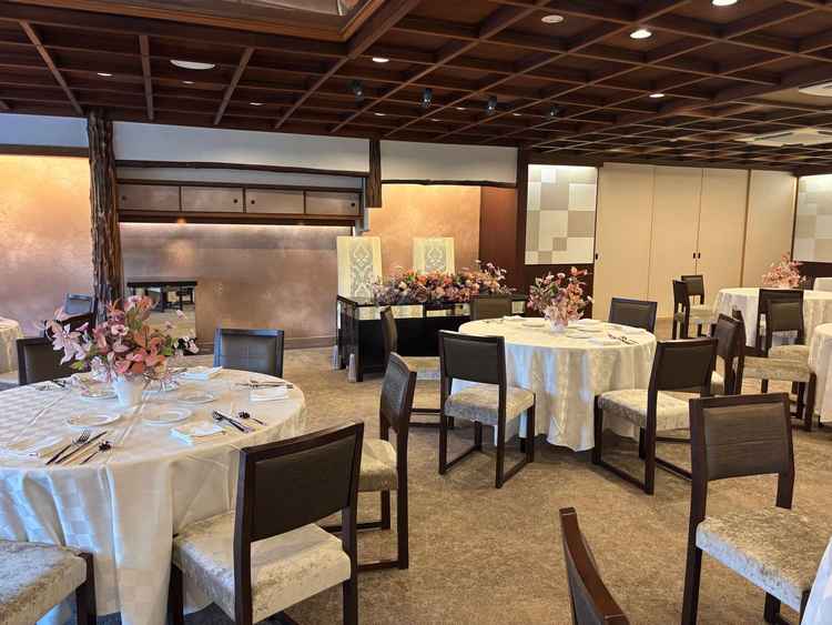 小さい方の披露宴会場も和の雰囲気が素敵でした。