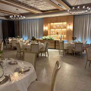 披露宴会場の写真。カーテンを開ければ外の光も入り良かったです。