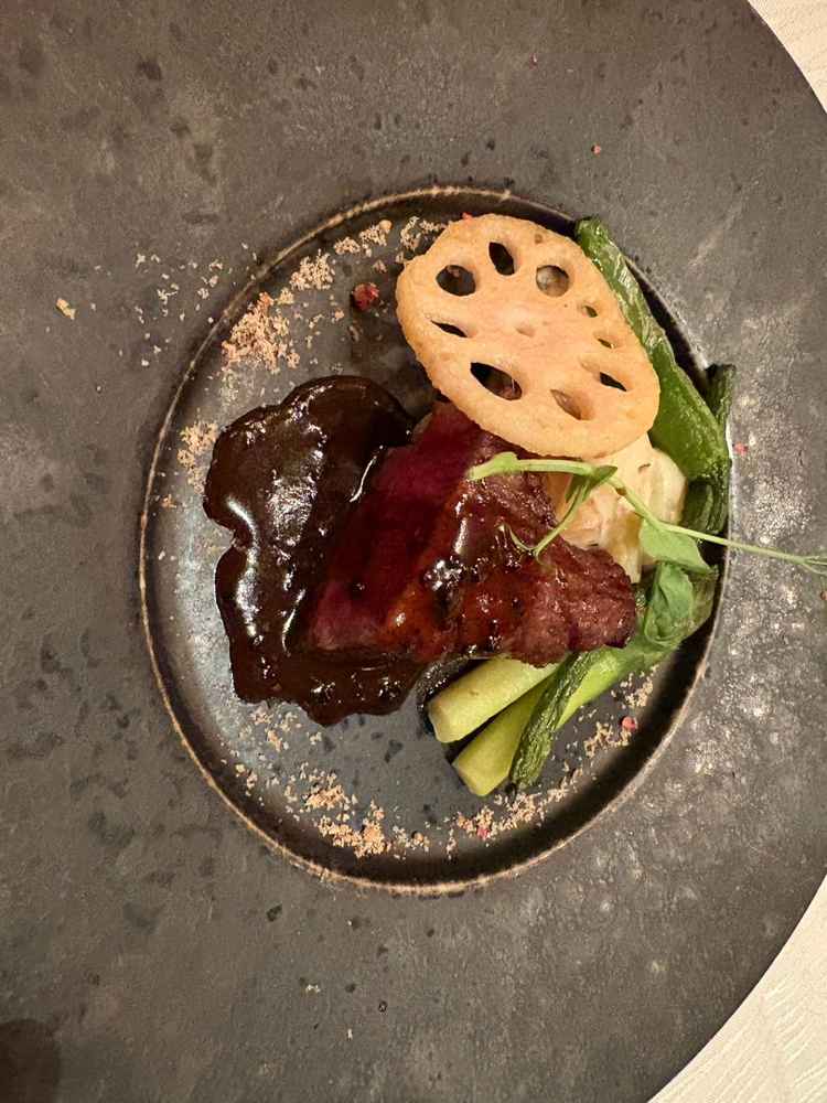 メイン。もう少しお肉が温かい状態で食べられるといいと思った。