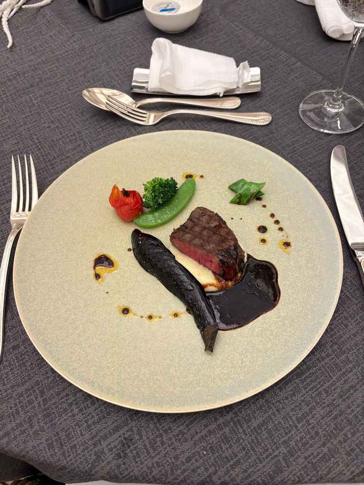 お肉がとても柔らかくて美味しかった。全ての料理美味しかったです。