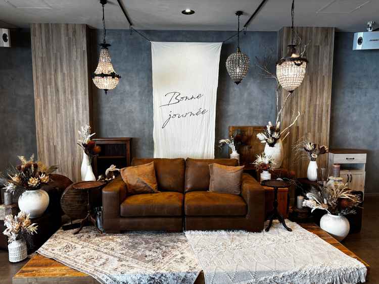 披露宴会場の新婦新郎席