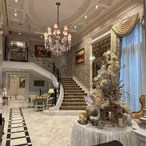 別館の入り口を入ってすぐのクローク、ロビー付近