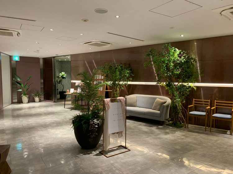 クローク前広場