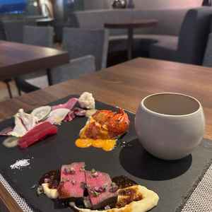 ご飯がとにかくおいしい！飲み物を自由に選べたらよかったと思いました。