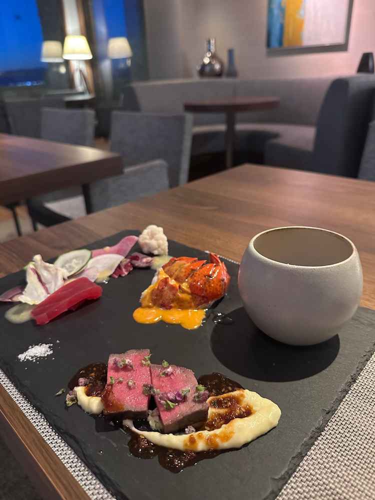 ご飯がとにかくおいしい！飲み物を自由に選べたらよかったと思いました。