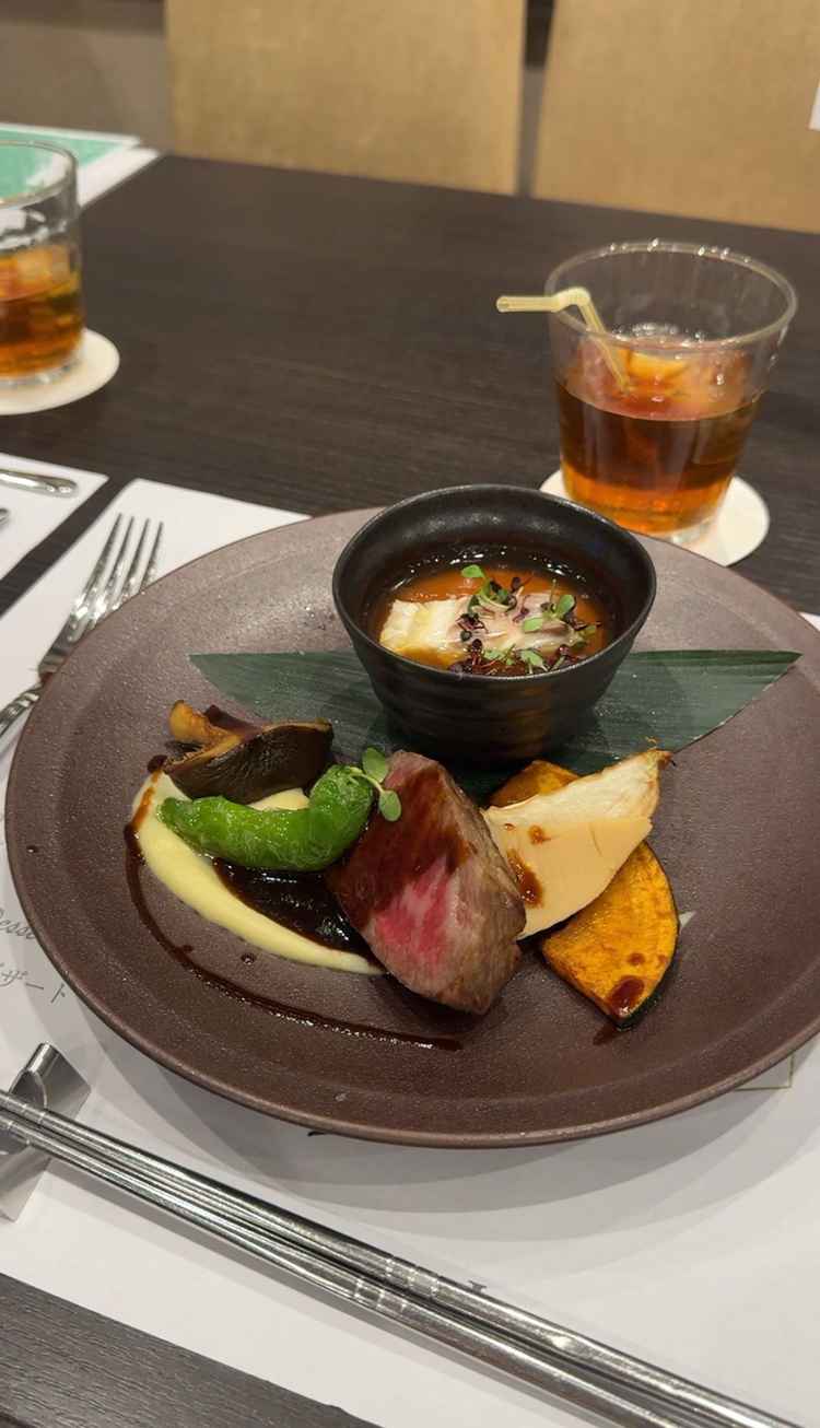 前菜、メイン、デザートと試食が充実していてよかったです。どれもクオリティ高く、１番好きな味でした。