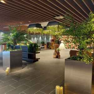 式前後の時間で利用するスペースで、居心地の良い空間でした。