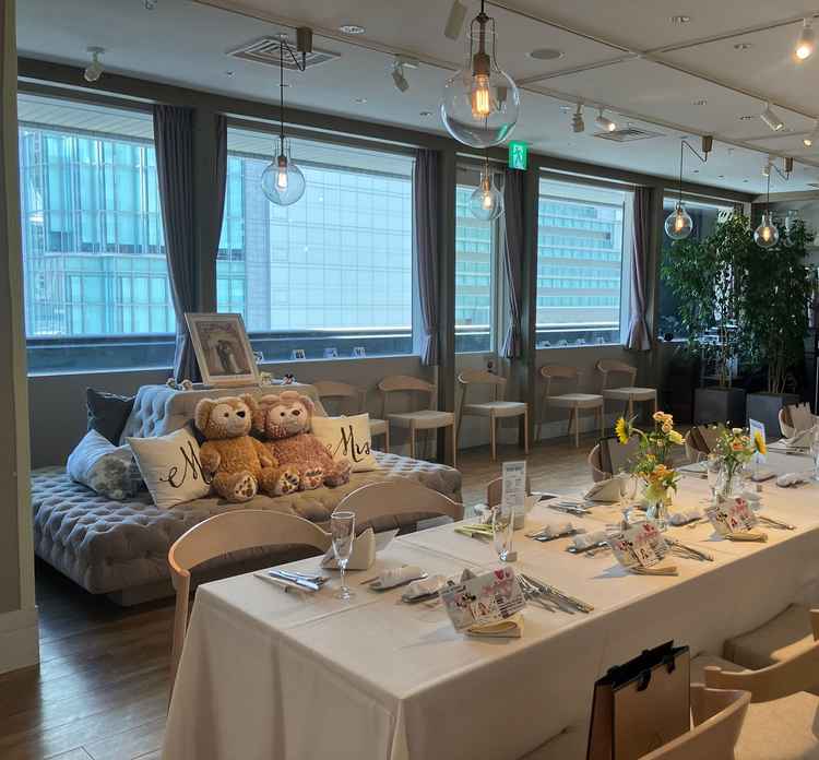 披露宴会場です。少人数でも違和感のないちょうど良い大きさの会場で、とても素敵な雰囲気でした。