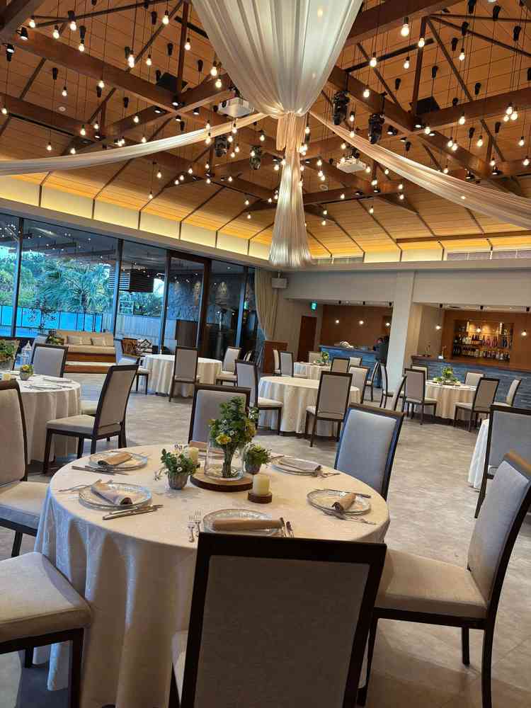 2階の披露宴会場はテラスが使用できて自由度が高いと感じた