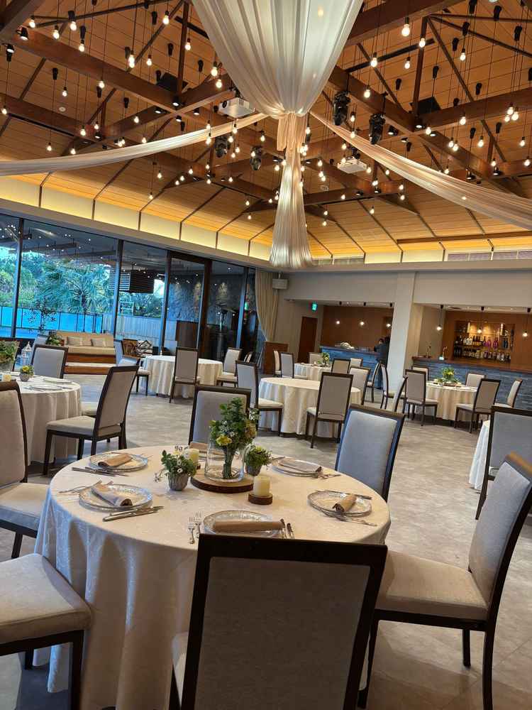 2階の披露宴会場はテラスが使用できて自由度が高いと感じた