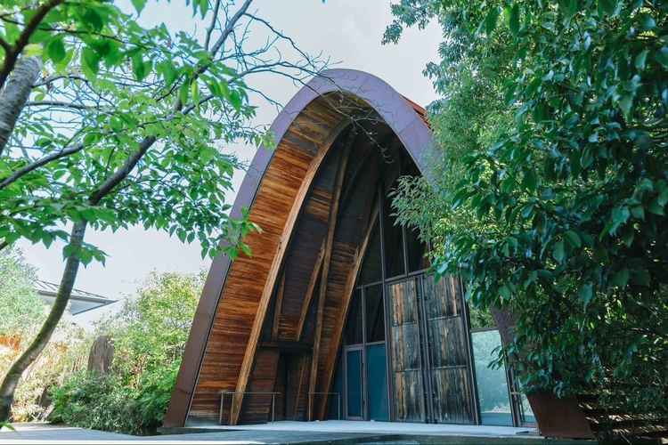 チャペル外から