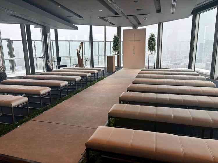 【ザ　スカイチャペル】最上階の24階から銀座方面の絶景を眺めながらの贅沢な空間、雪景色も神秘的でした