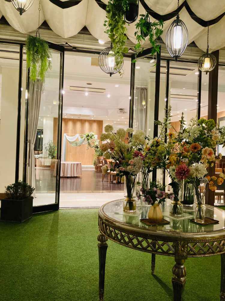 お庭からみた披露宴会場