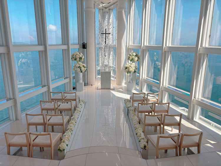 天空のチャペルはどの式場よりも圧倒的に美しいのではないかと思った。