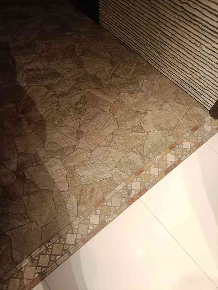 チャベルの石畳の感じはいい感じでした