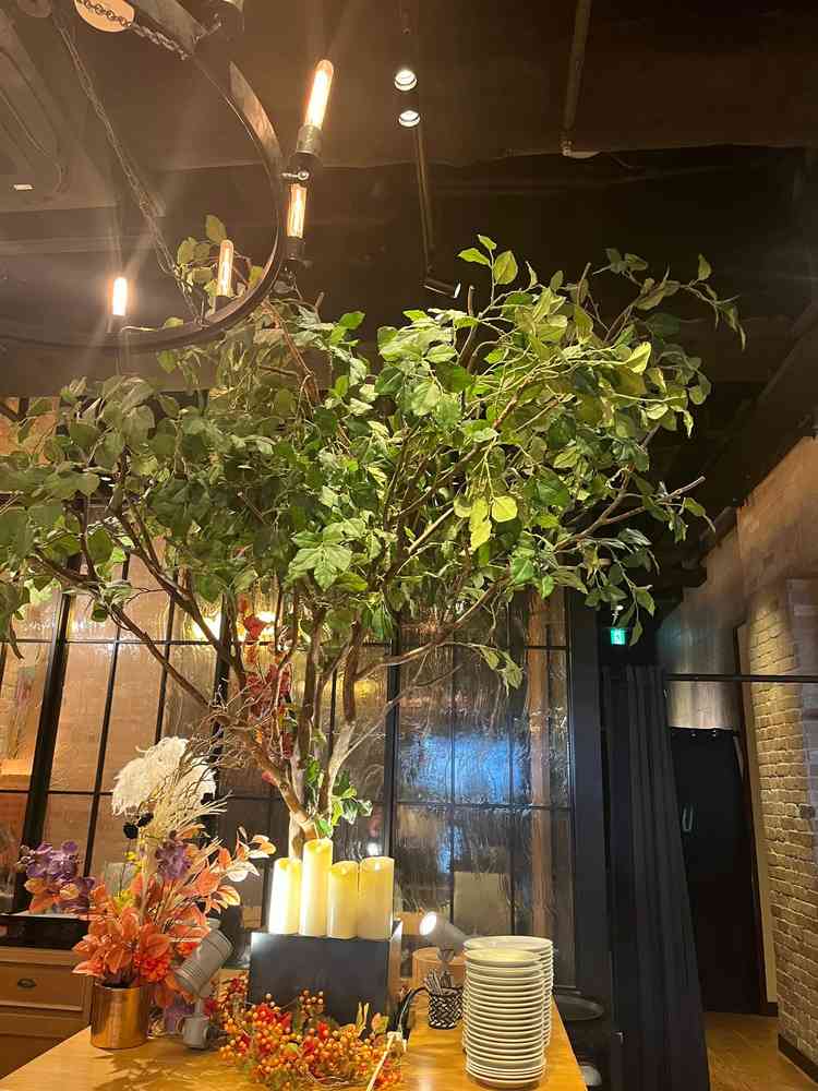 会場の奥にあるオブジェ。ここを前にして人前式を行うことができる。