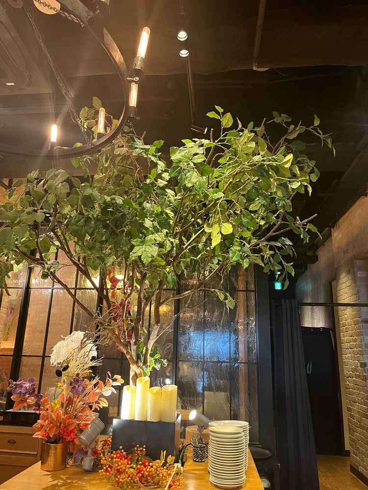 会場の奥にあるオブジェ。ここを前にして人前式を行うことができる。