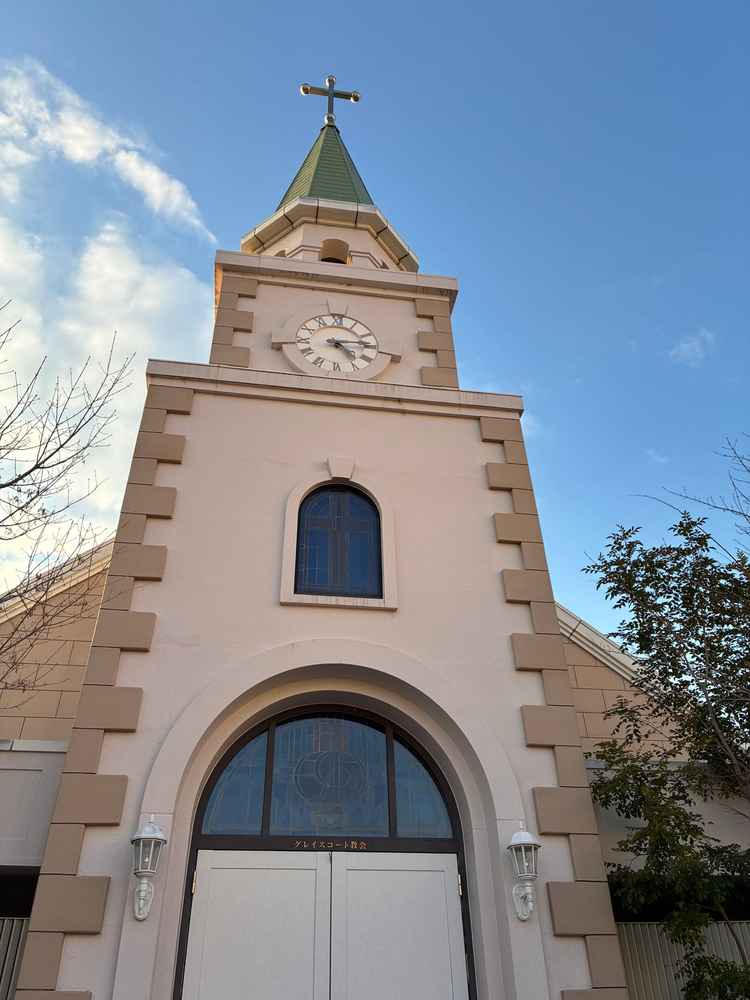 屋上のチャペルの写真。8階なので周りが気にならなかったです。