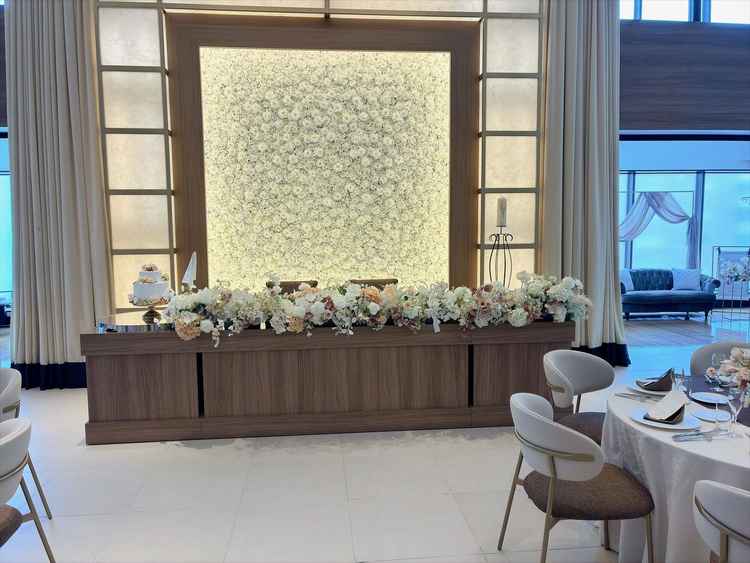会場全体に花が多く華やかな会場でした