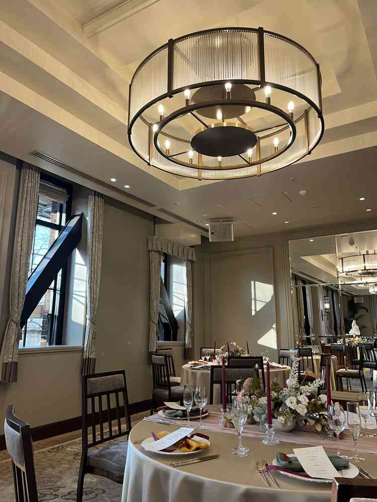 披露宴会場の種類がいくつかあり、どこもおしゃれだった。