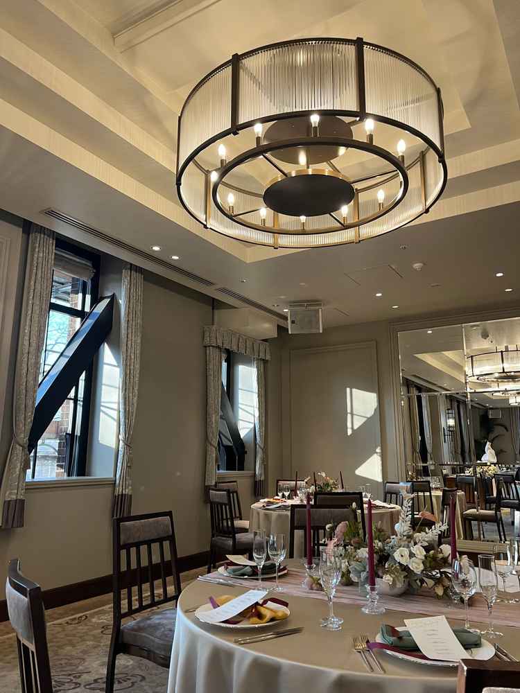 披露宴会場の種類がいくつかあり、どこもおしゃれだった。