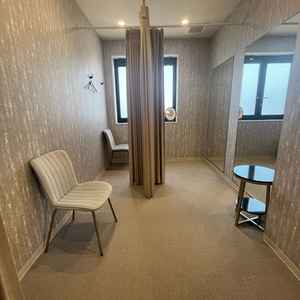 ゲストの着替えなどで使用できるそうで、パーテーションの区切りも多く使いやすそう