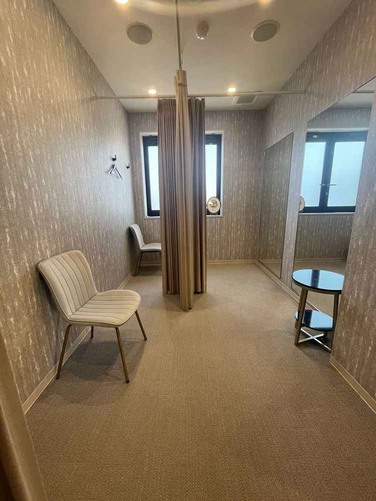 ゲストの着替えなどで使用できるそうで、パーテーションの区切りも多く使いやすそう