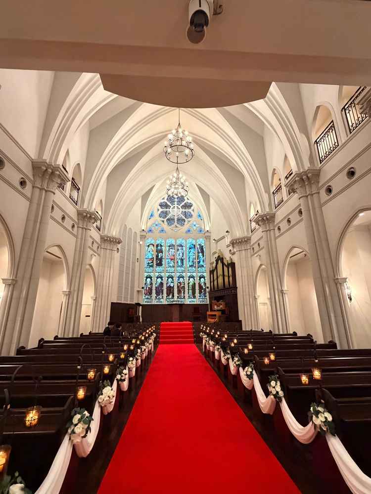 式場入ってすぐの景色です。天井が高くて開放感があります。