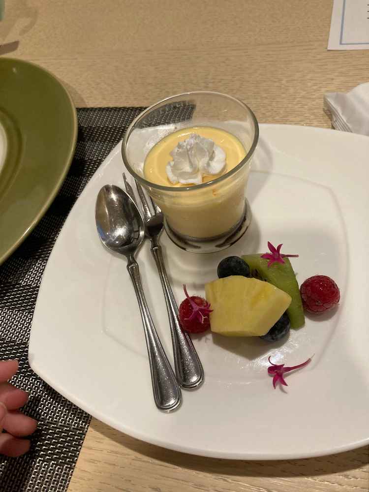 子ども用にデザートの試食もさせていただきました。