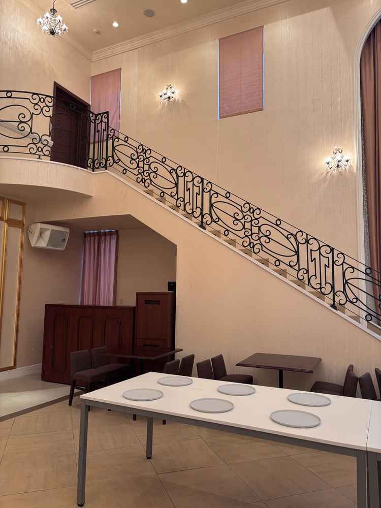 披露宴会場までのウェルカムスペース。ここでプロジェクションマッピングを使用した演出ができる。