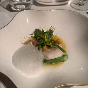 看板である魚料理は食感も香りも楽しめて本当に絶品でした。