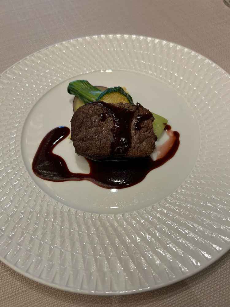 試食会のメイン料理。国産和牛。とても美味しかった。