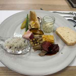 試食会もありました。和フレンチということでお箸でいただきました。甘鯛の鱗焼き美味しかったです！